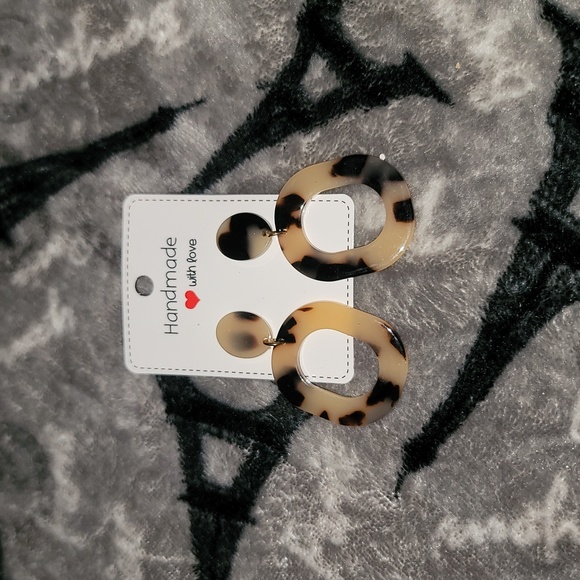 Earrings - Picture 2 of 5